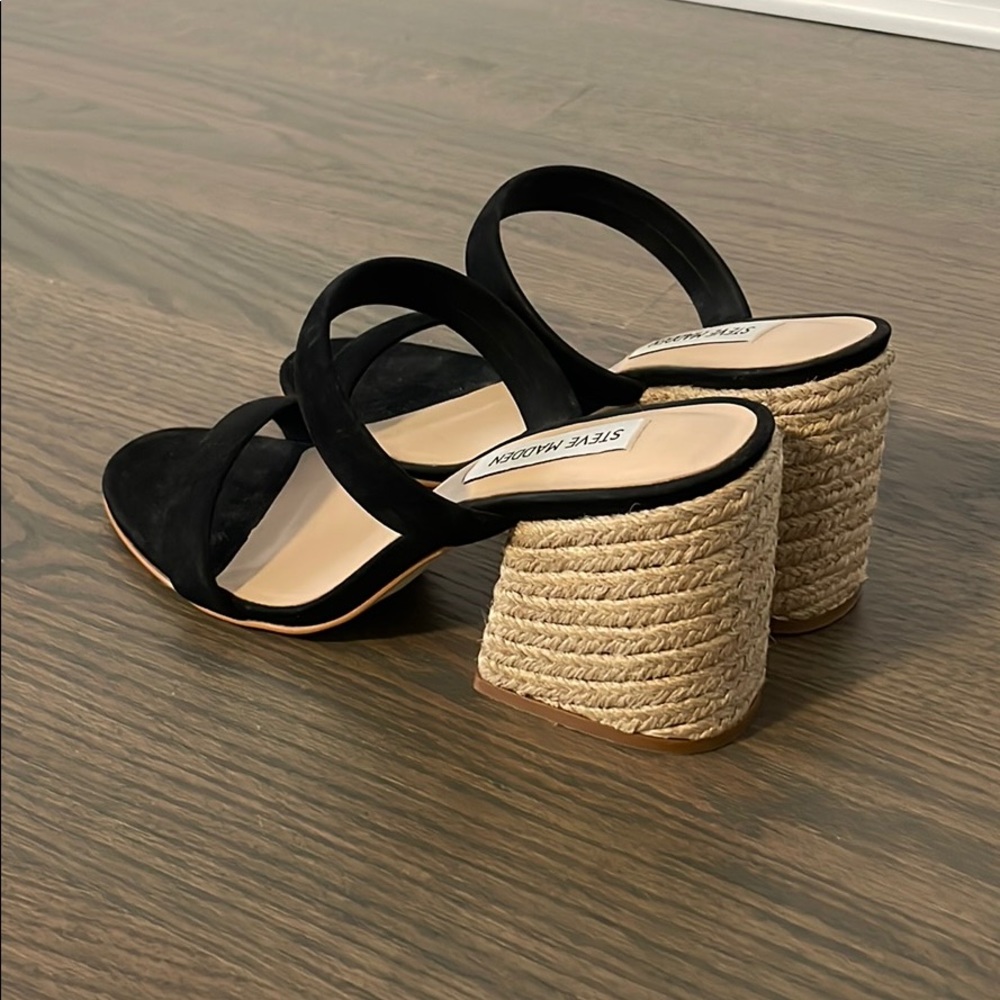 Steve Madden black sandal w/ burlap chunky heel - Picture 3 of 5